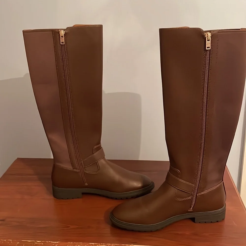 NWOT COACH LEATHER BOOTS - Picture 4 of 4